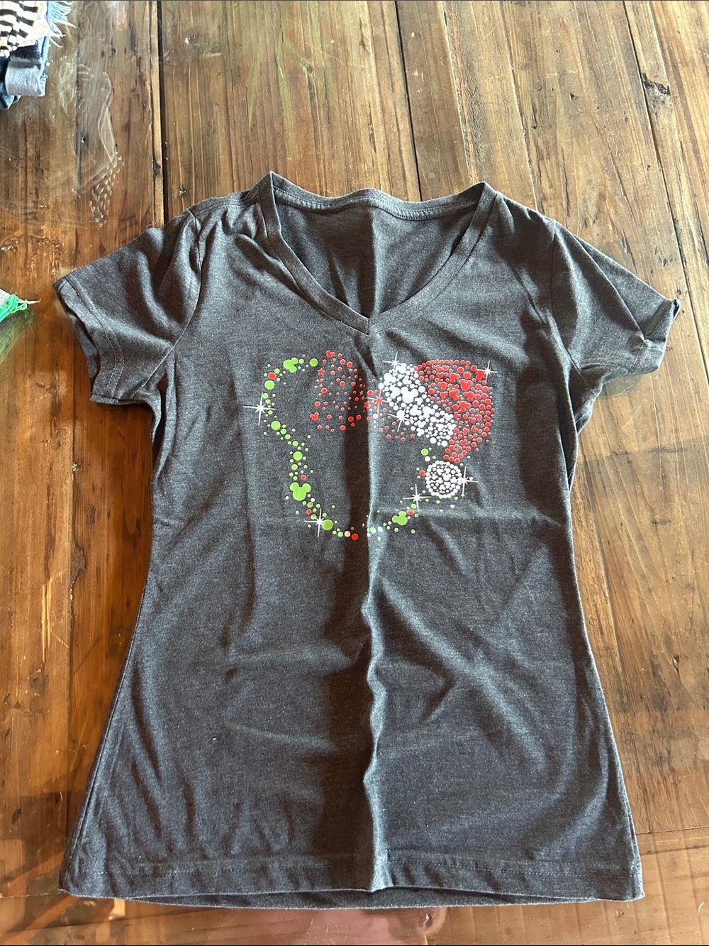 Women’s Charcoal Graphic V-Neck Tee with Holiday Heart